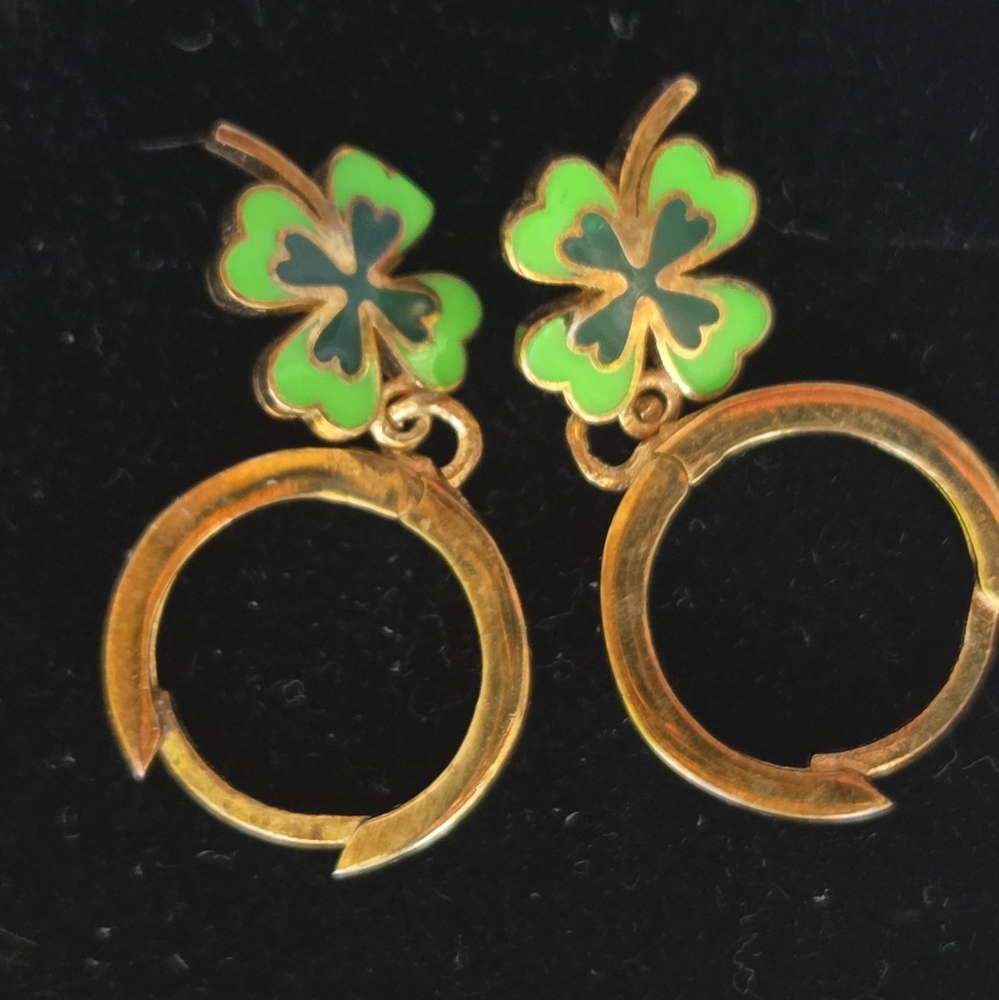 Chic Gold Hoop Earrings with Green Clover Charm - Picture 4 of 5